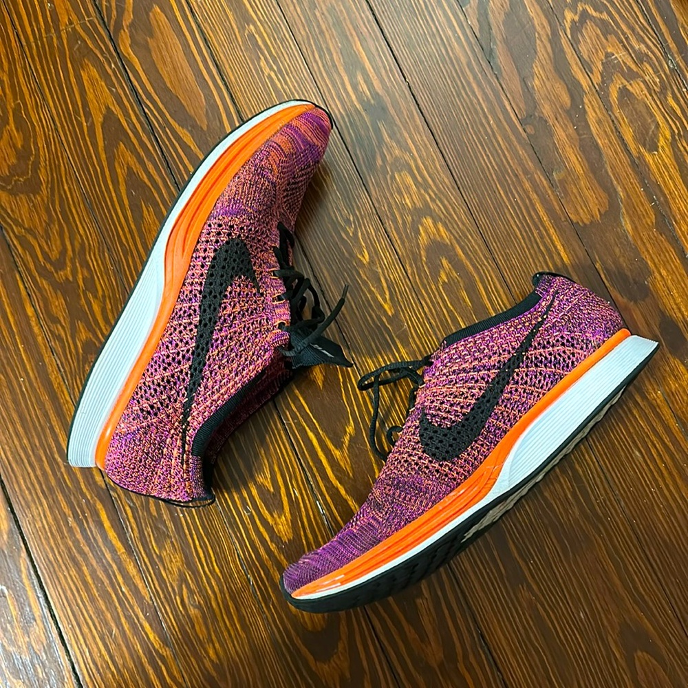 NIKE FLYKNIT RACER “AÇAÍ BERRY”